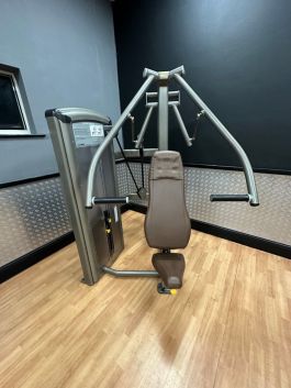 Cybex VR3 naprava za potisk s prsi Chest Press