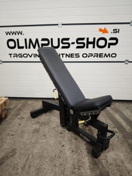 Technogym Pure Strength nastavljiva klop adjustable bench Black